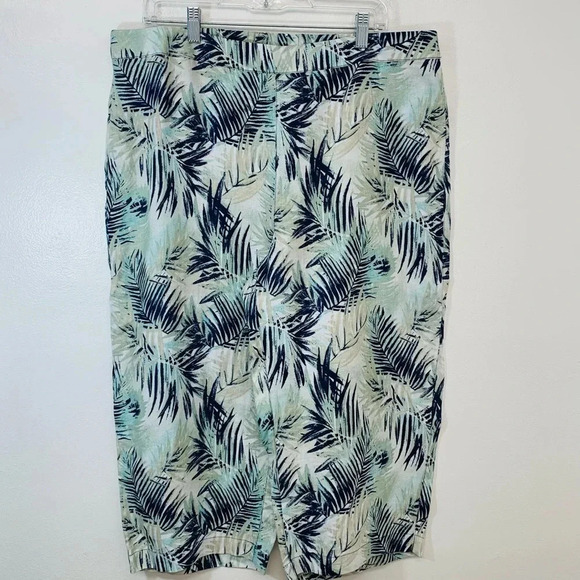 Chicos 3 Linen Capri Pants XL  Pull On Pockets Floral Elastic Waist Tropical - Picture 1 of 12
